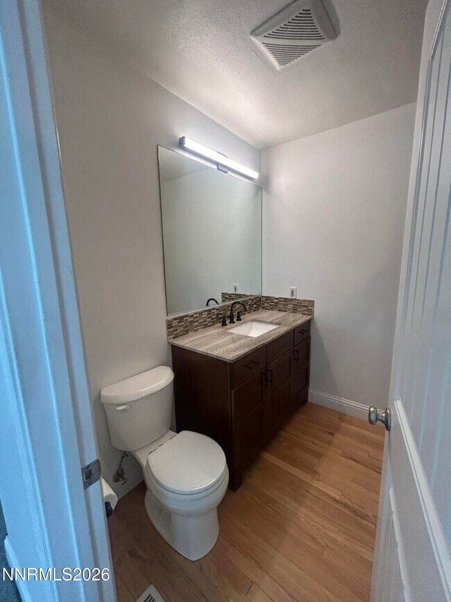 Building Photo - 1250 Charles Dr