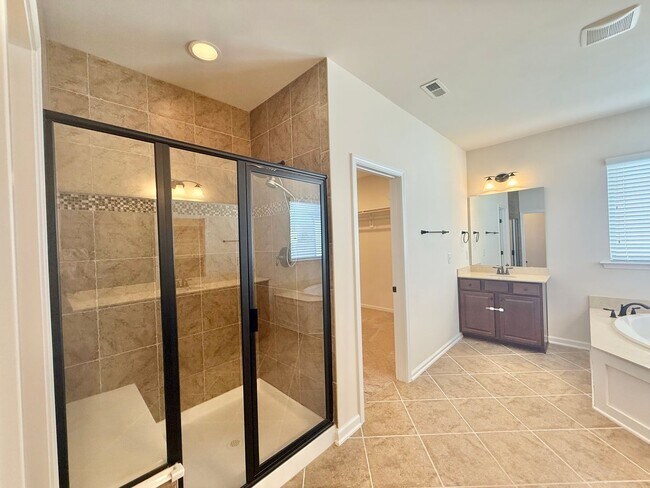 Building Photo - 4109 Bluff Oak Dr