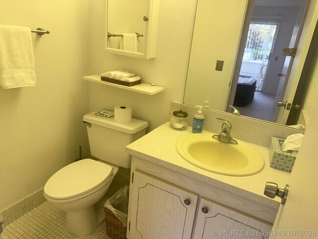 Building Photo - 52 Mansfield Dr