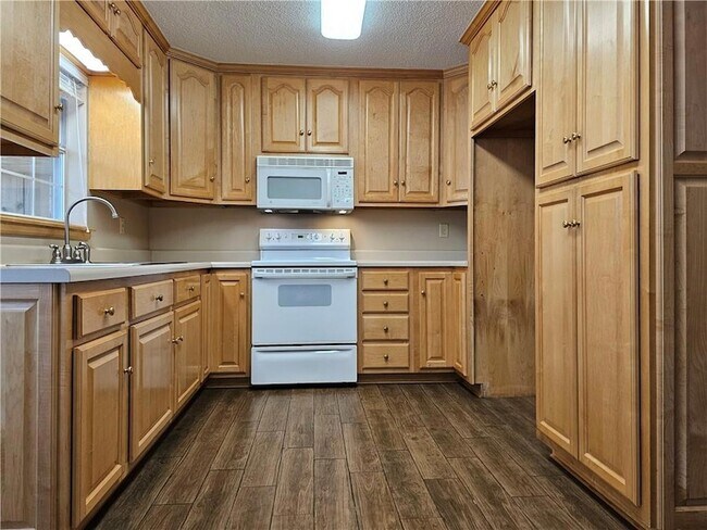 Building Photo - 59267 N Pearl Dr