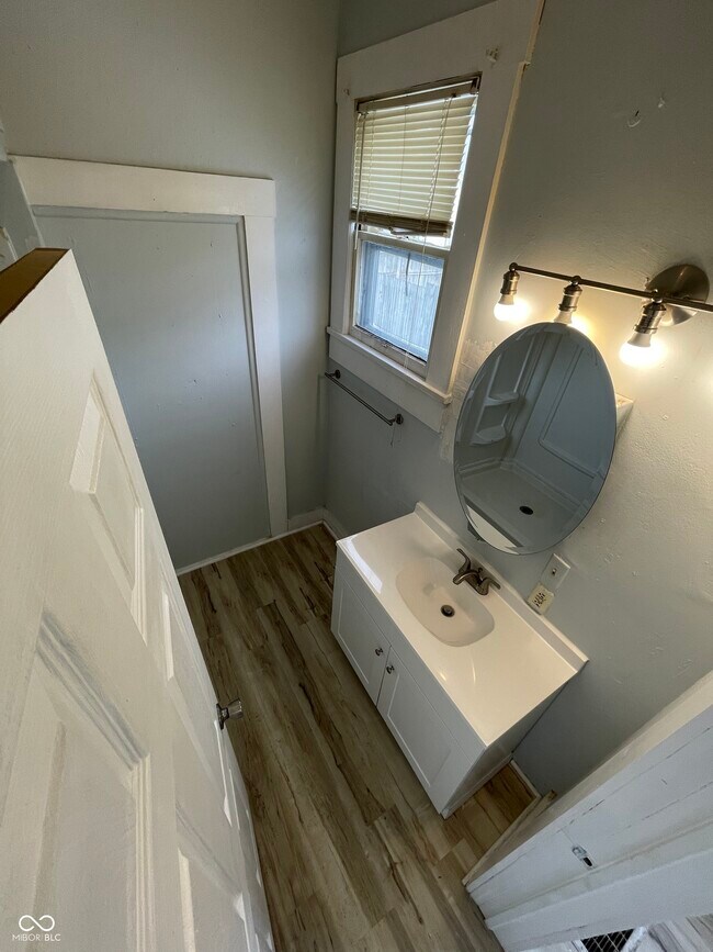 Building Photo - 610 S Gallatin St