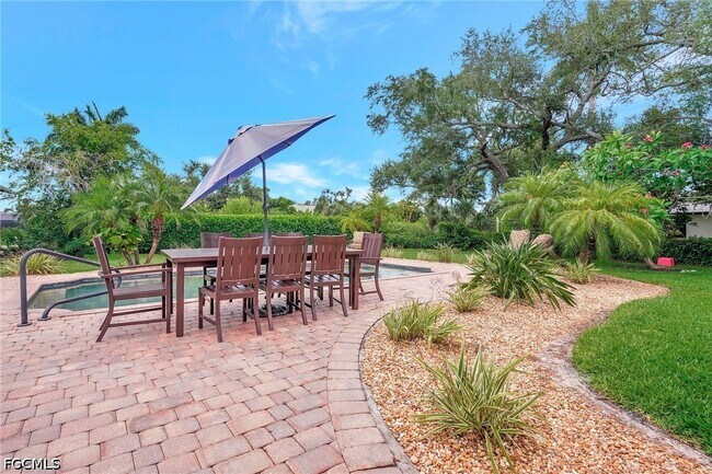 Building Photo - 787 Overiver Dr