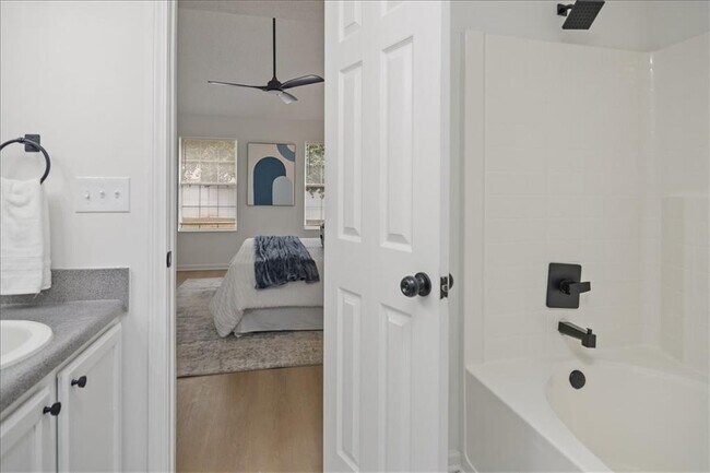 Building Photo - 4033 Ravenwood Ct