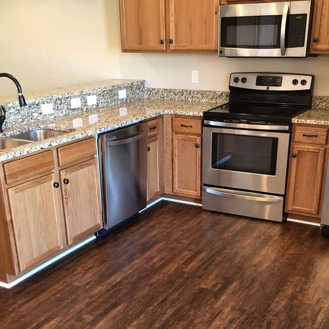 Building Photo - 215 Capstone Dr