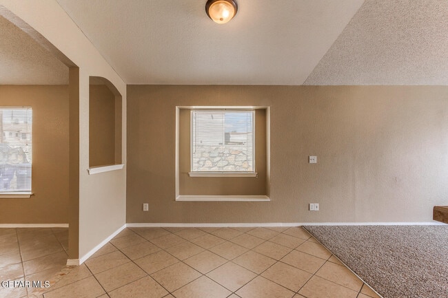 Building Photo - 10964 Northview Dr