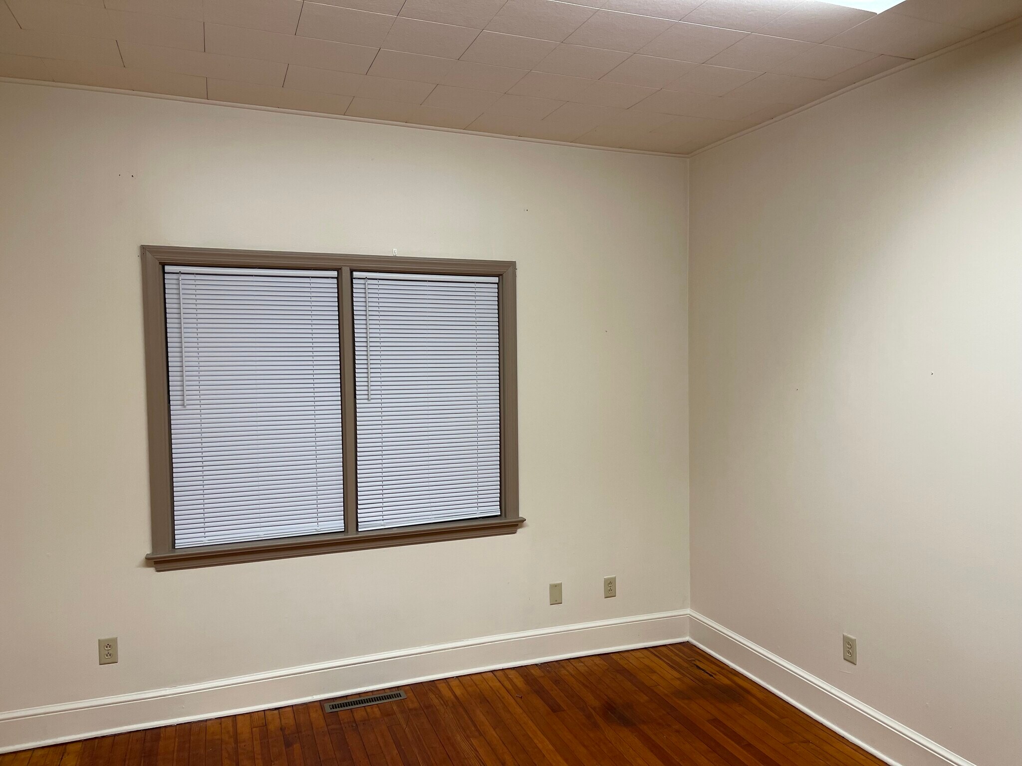 Building Photo - 42 S State St