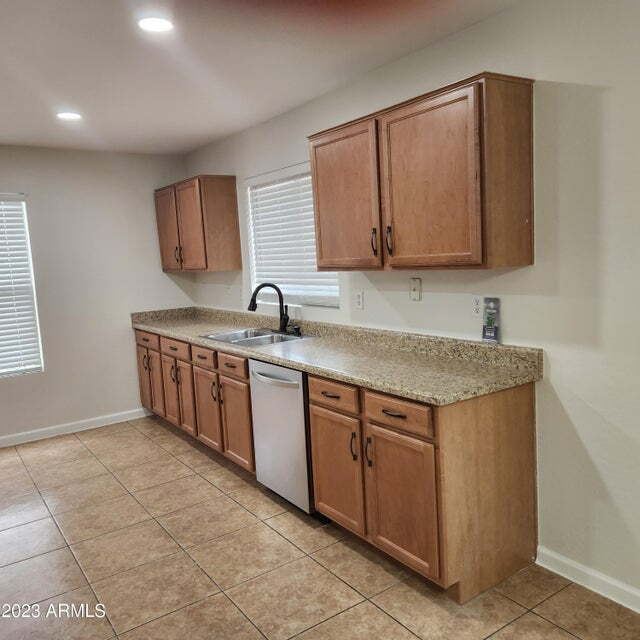 Building Photo - 23877 W Wayland Dr