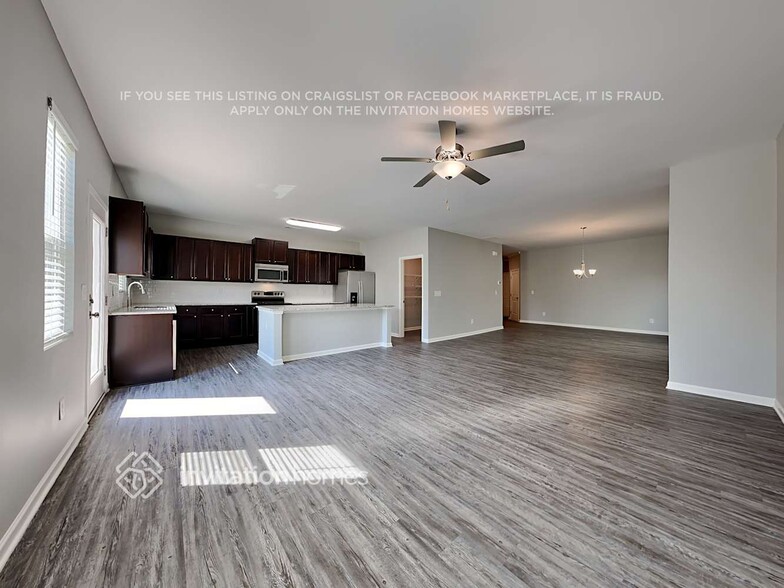 Building Photo - 4933 Fawnwood Dr