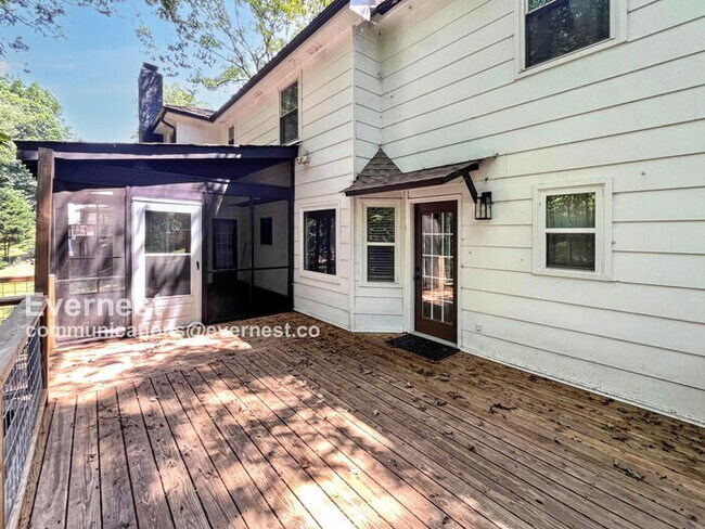 Building Photo - Beautiful 4 Bed & 2.5 Bath Home in Hixson ...