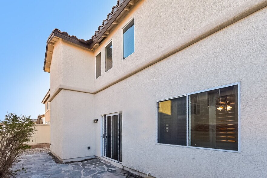 Building Photo - 10457 MIHELA Ave