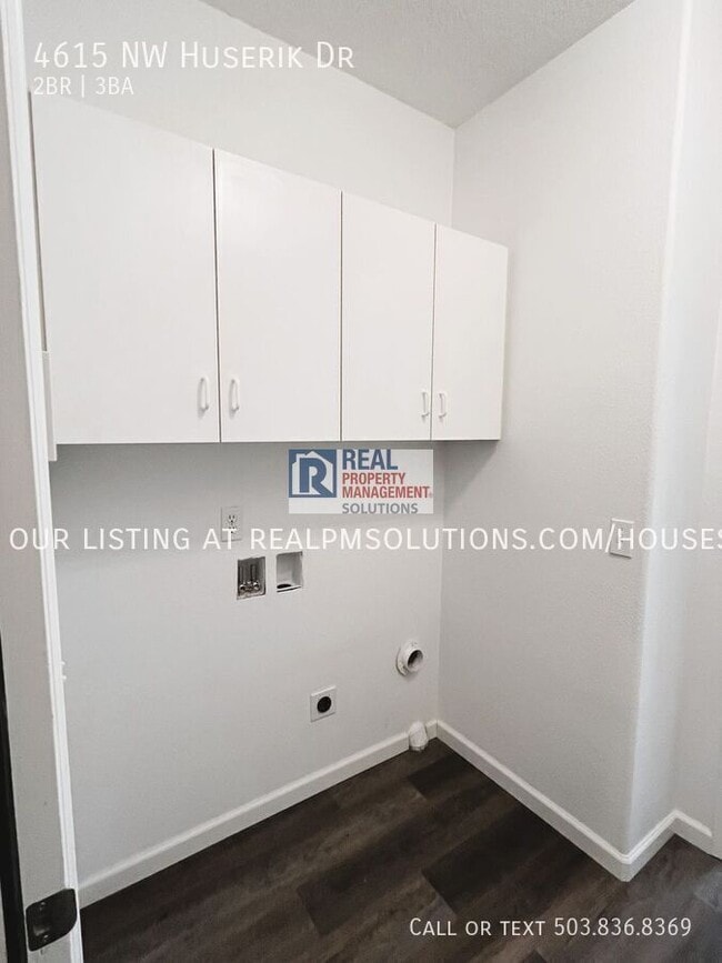 Building Photo - 4615 NW Huserik Dr
