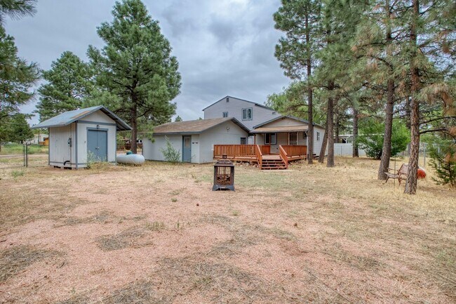 Building Photo - 2073 Thousand Pines Dr