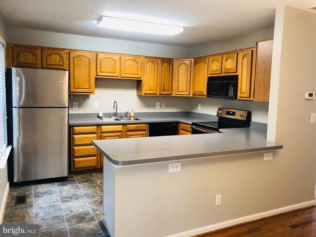 Building Photo - 802 Stafford Glen Ct