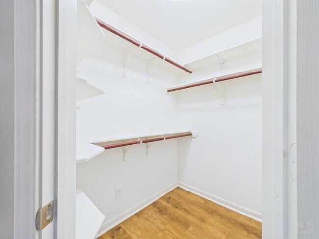 Building Photo - 7685 Northcross Dr