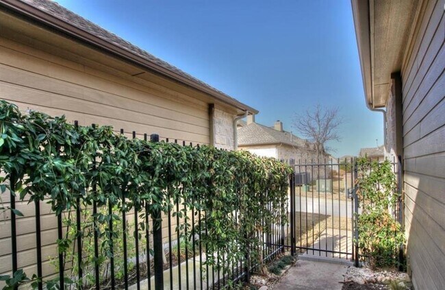 Building Photo - 14100 Avery Ranch Blvd