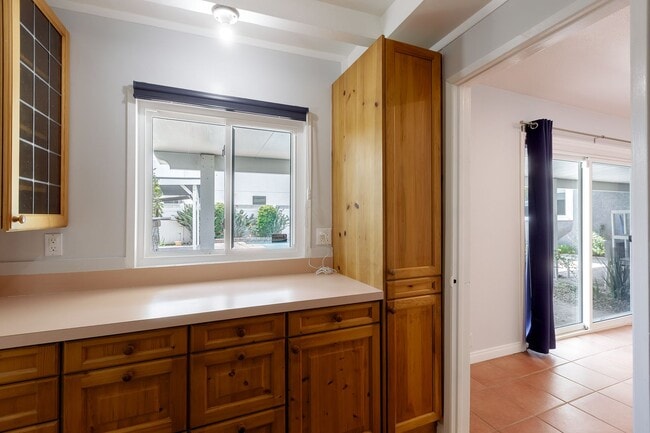 Building Photo - Spacious 5-Bedroom, 3-Bath Home with Pool ...