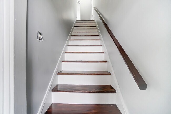 Building Photo - Three Bedroom Home in Covington!