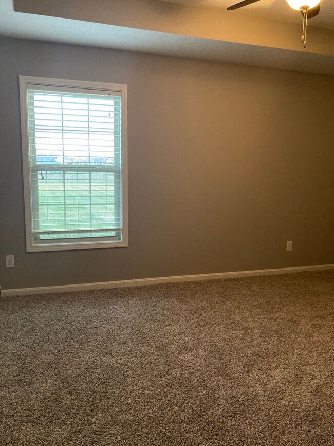 Building Photo - New & Improved Price!