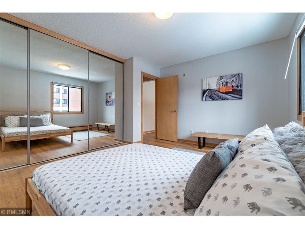 Building Photo - 2532 1st Ave S