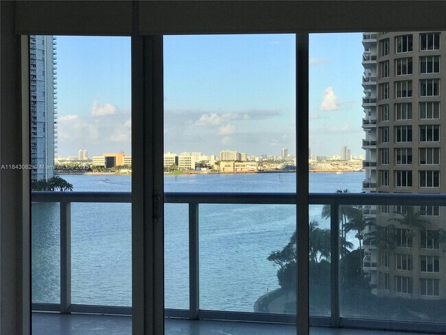 Building Photo - 465 Brickell Ave