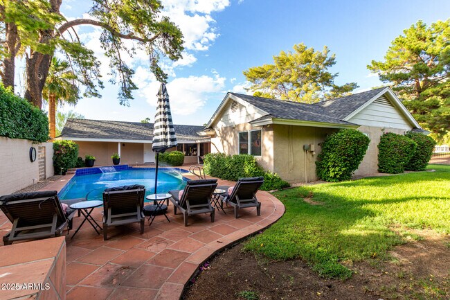 Building Photo - 14425 N Coral Gables Dr