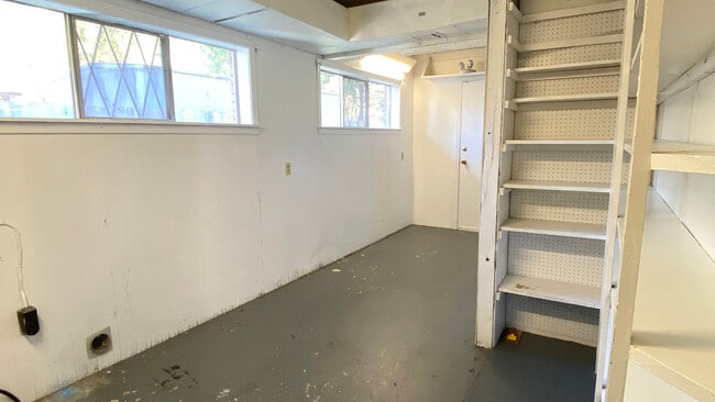 Building Photo - 1017 Audubon Ave