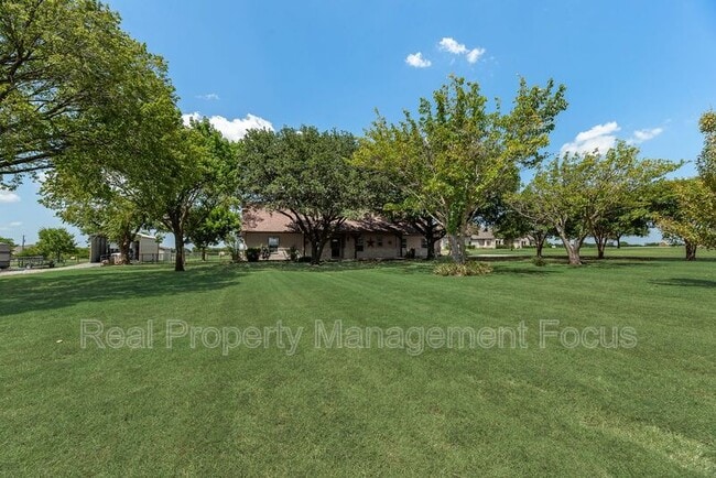 Building Photo - 1255 Vineyard Rd