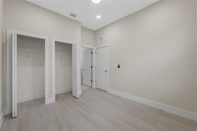 Building Photo - 6974 BELLTREE Ct