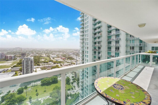 Building Photo - 1800 N Bayshore Dr