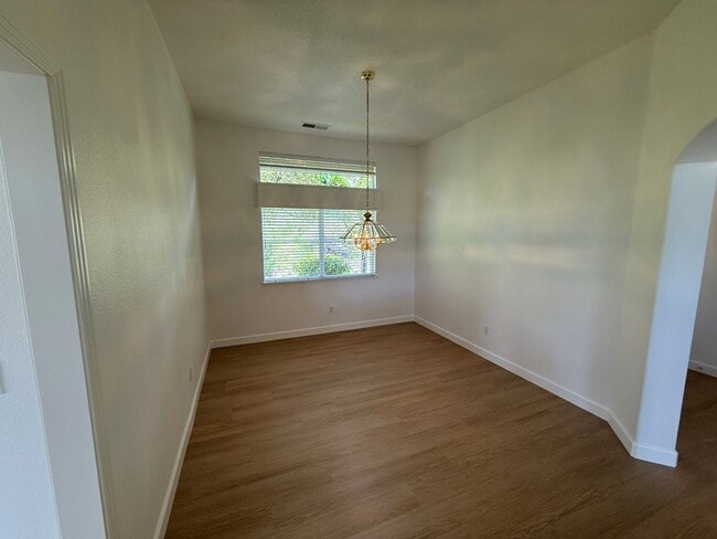 Building Photo - Gated Unique Remodeled 3 Bedroom w/ Golf Course Views in Rancho Solano