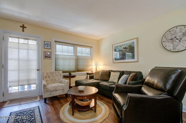 Building Photo - 888B Inverness Ct