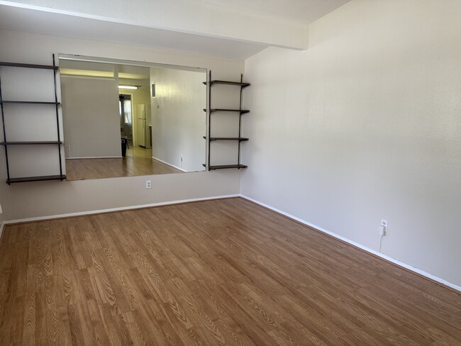 Building Photo - 112 Jenny Kay Ln