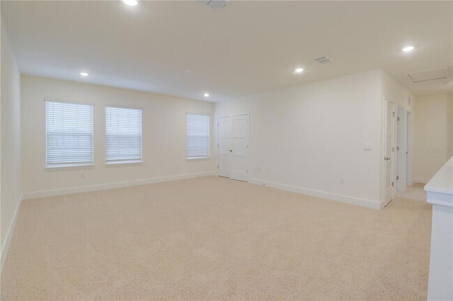 Building Photo - 5212 SW 40th Cir