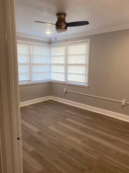 Building Photo - 1820 Metairie Rd