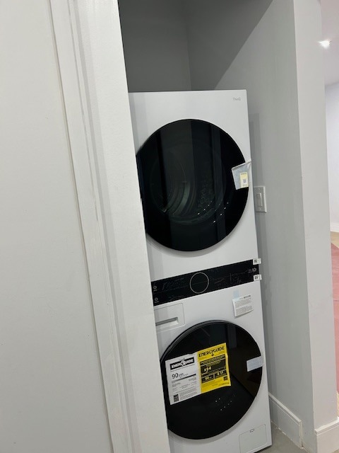 Building Photo - 15737 Sutton St