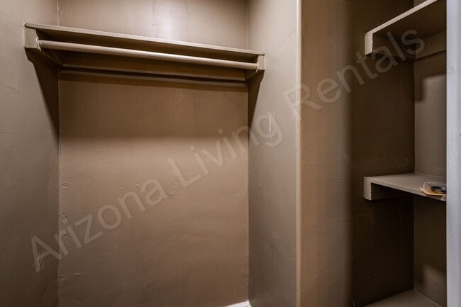 Building Photo - RENOVATED, PRIVATE & SPACIOUS HOME