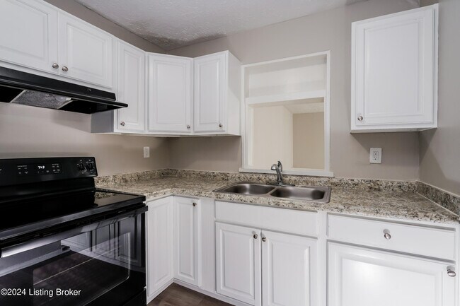 Building Photo - 8903 Willowcreek Dr