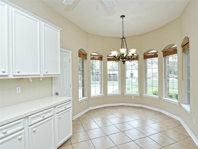 Building Photo - 13220 Villa Park Dr