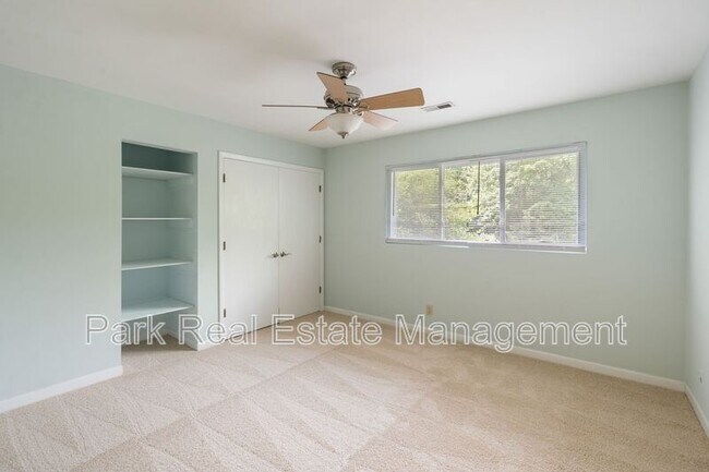 Building Photo - 201 Howell St