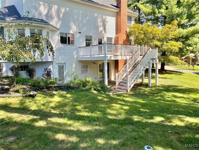 Building Photo - 677 Clovertrail Dr