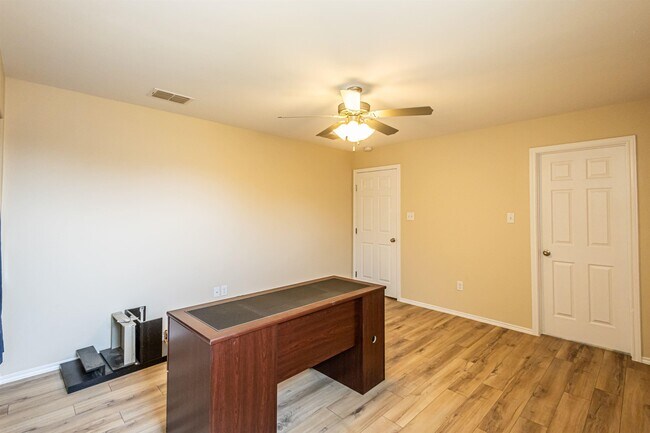 Building Photo - 11234 Sierra Gorda Dr
