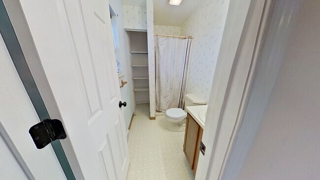 Building Photo - Single Family Raised Rancher with Fenced-In Yard