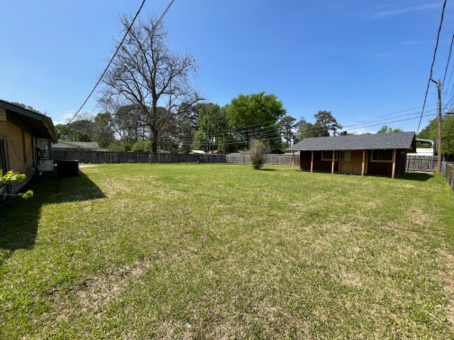 Building Photo - 219 Sterlington Dr