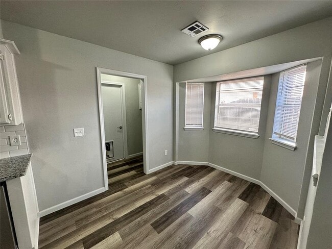 Building Photo - 941 Cooper Ln