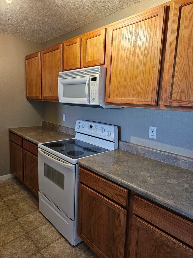 Building Photo - 1609 Steamboat Ln