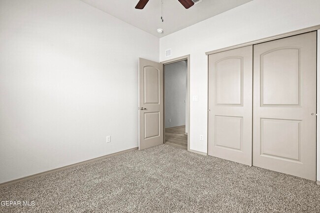 Building Photo - 12049 Hidden Gdns