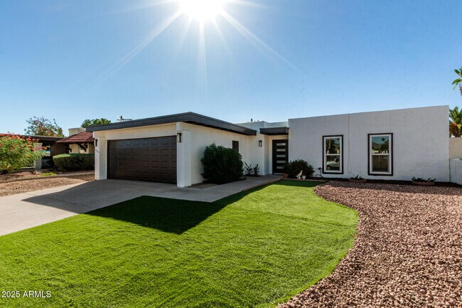 Building Photo - 10838 N 32nd Ln