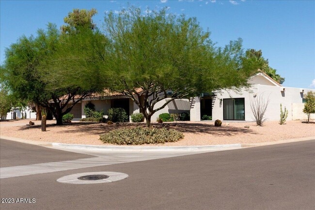 Building Photo - 11601 N 50th Pl