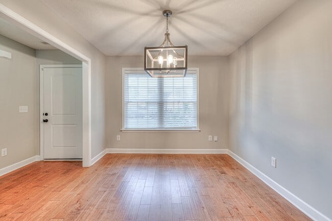 Building Photo - 1485 Round Rock Dr