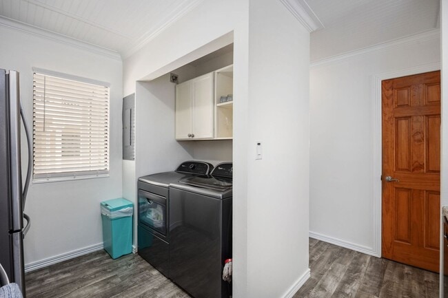 Building Photo - All Inclusive Seasonal Rental Available Oc...